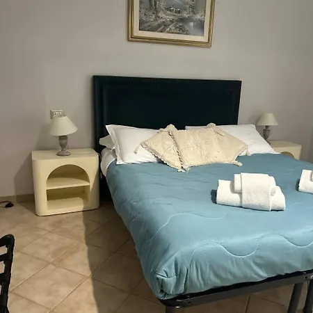 Le Quattro Lune, Centro Bed & Breakfast 4*