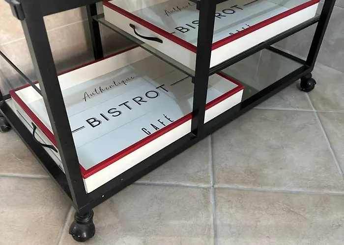 Le Quattro Lune, Centro לינה וארוחת בוקר 4*