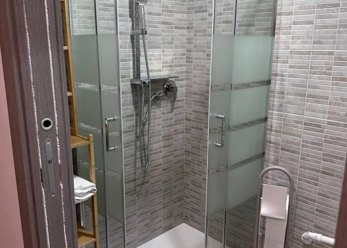 לינה וארוחת בוקר Le Quattro Lune, Centro 4*